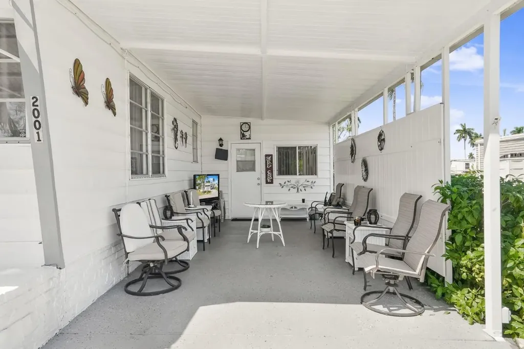 2001 SW 84th Avenue Davie FL 33324