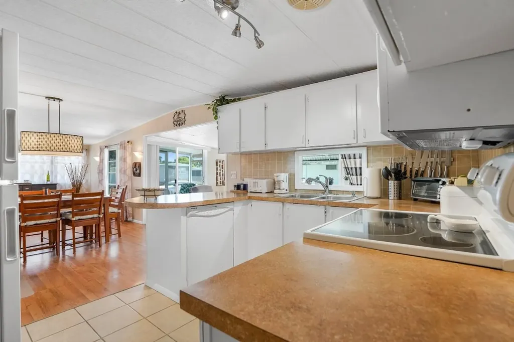 2001 SW 84th Avenue Davie FL 33324