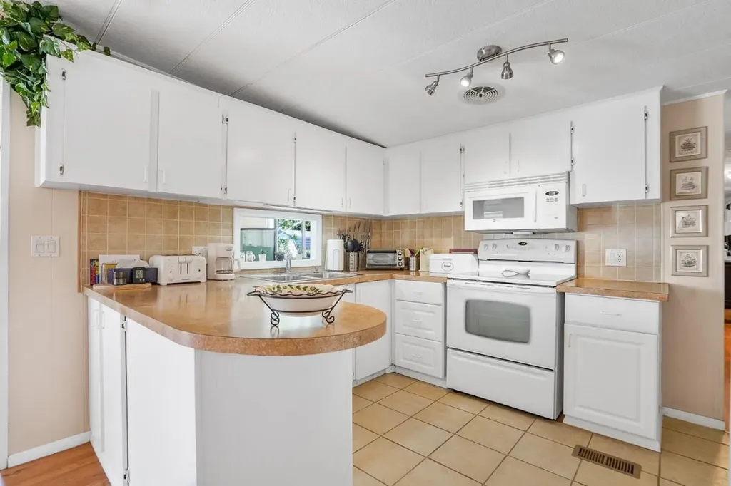 2001 SW 84th Avenue Davie FL 33324