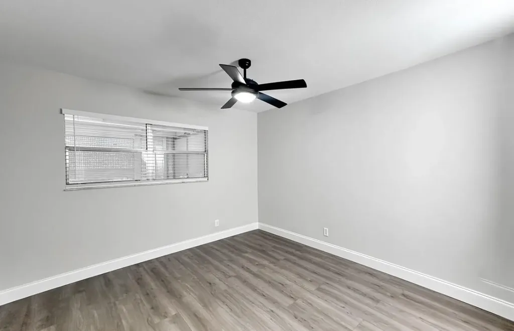 268 Saxony F Delray Beach FL 33446