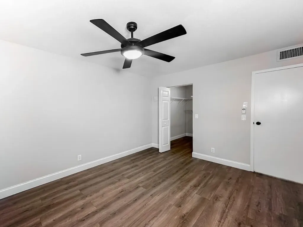 268 Saxony F Delray Beach FL 33446