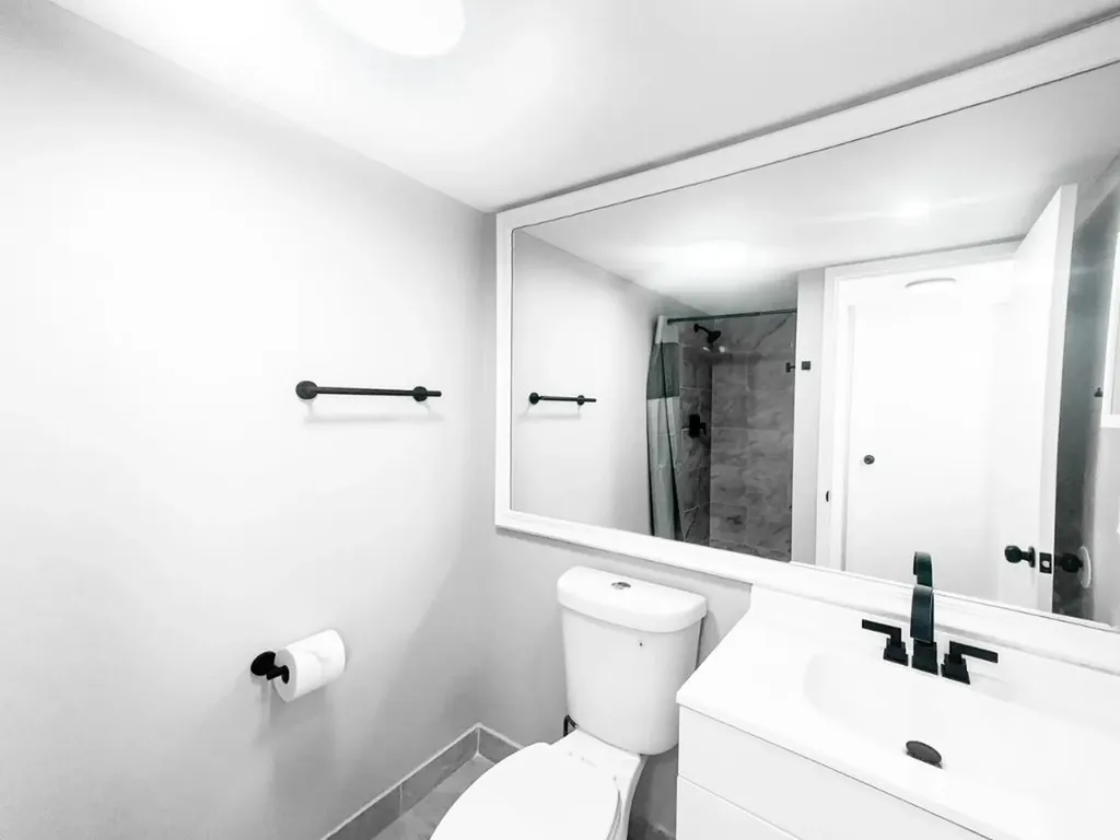 268 Saxony F Delray Beach FL 33446