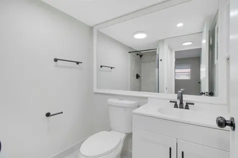 268 Saxony F Delray Beach FL 33446