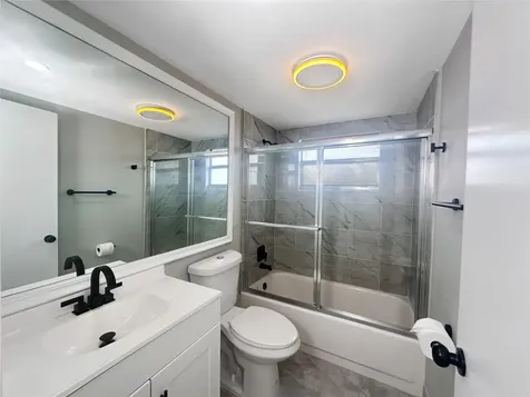 268 Saxony F Delray Beach FL 33446