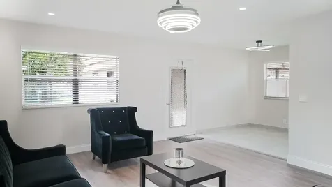268 Saxony F Delray Beach FL 33446