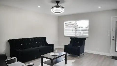 268 Saxony F Delray Beach FL 33446