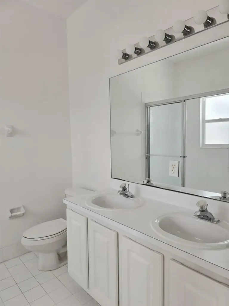 10589 NW 56th Place Coral Springs FL 33076