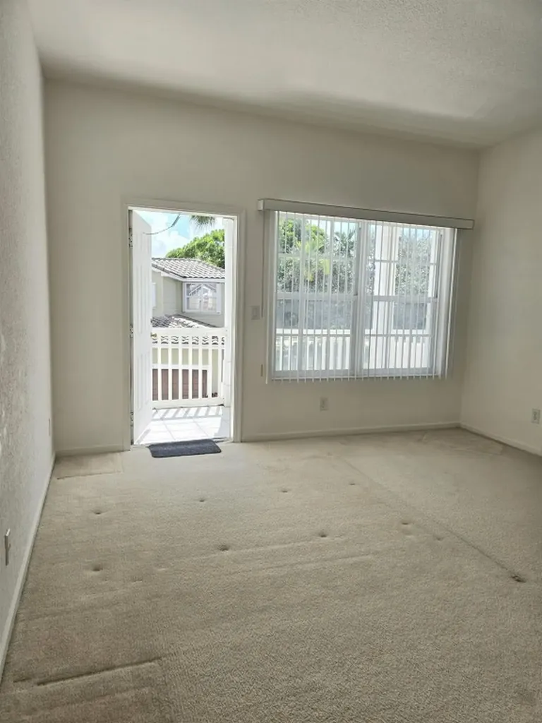 10589 NW 56th Place Coral Springs FL 33076