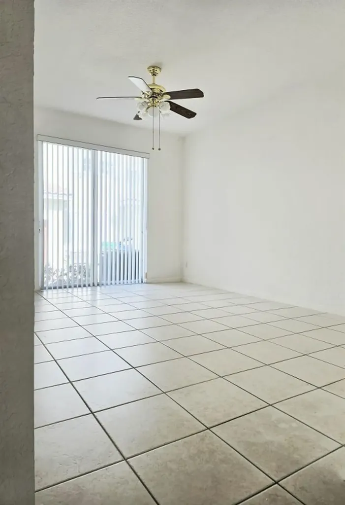10589 NW 56th Place Coral Springs FL 33076