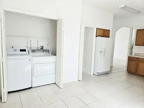 10589 NW 56th Place Coral Springs FL 33076