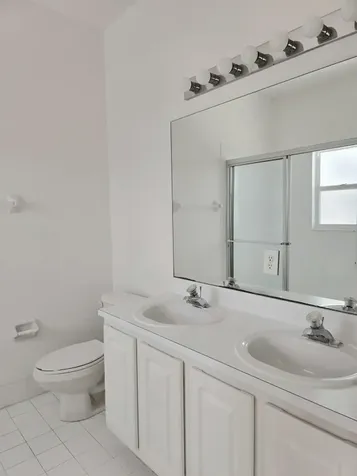 10589 NW 56th Place Coral Springs FL 33076
