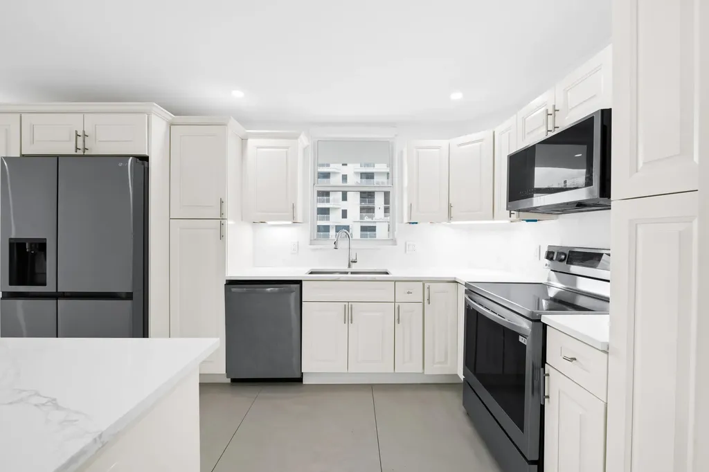 3100 NE 49th Street Fort Lauderdale FL 33308