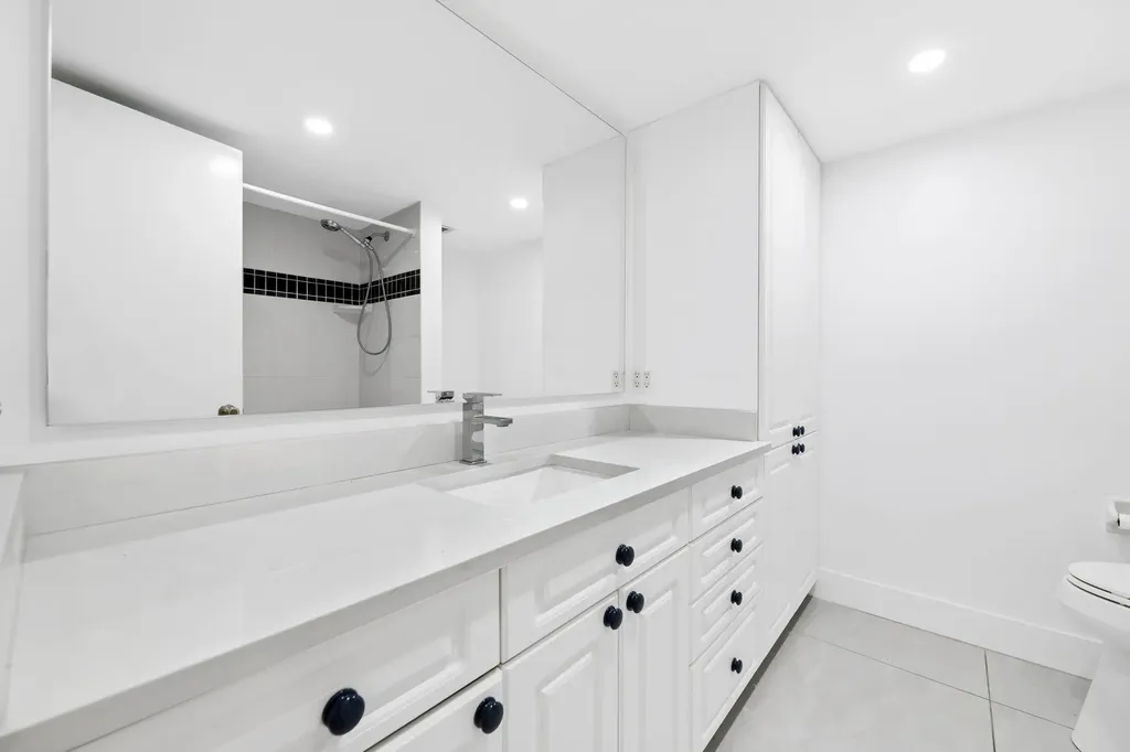 3100 NE 49th Street Fort Lauderdale FL 33308
