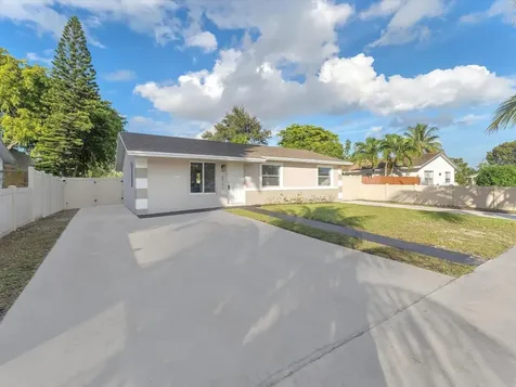 2731 NW 9th Street Pompano Beach FL 33069