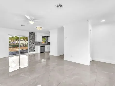 2731 NW 9th Street Pompano Beach FL 33069
