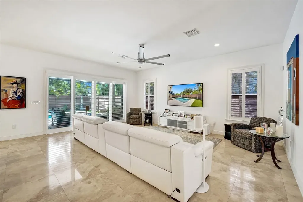 517 NE 11th Avenue Fort Lauderdale FL 33301