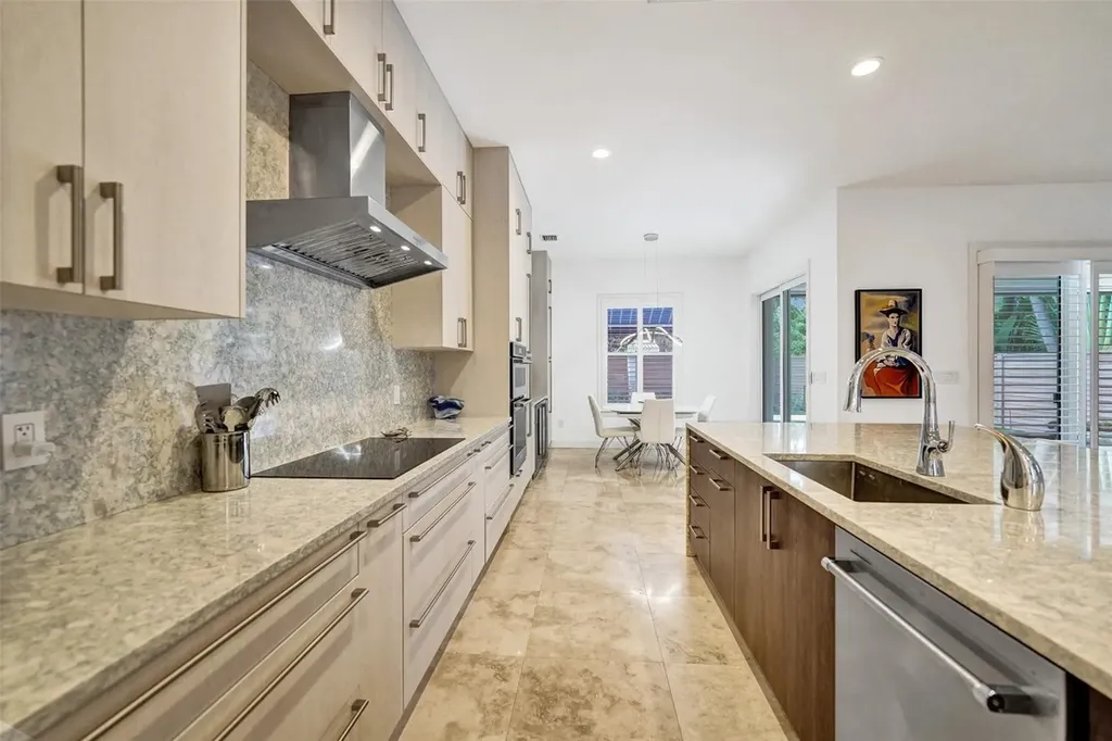 517 NE 11th Avenue Fort Lauderdale FL 33301