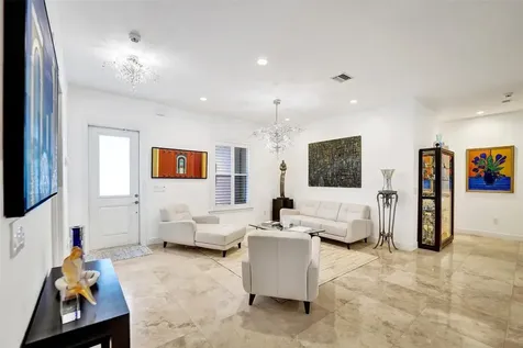 517 NE 11th Avenue Fort Lauderdale FL 33301