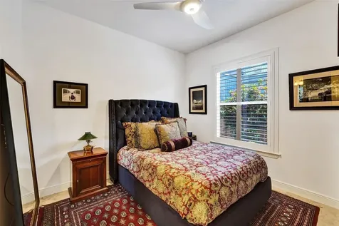 517 NE 11th Avenue Fort Lauderdale FL 33301