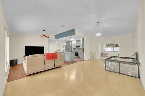 6411 NW 89th Avenue Tamarac FL 33321