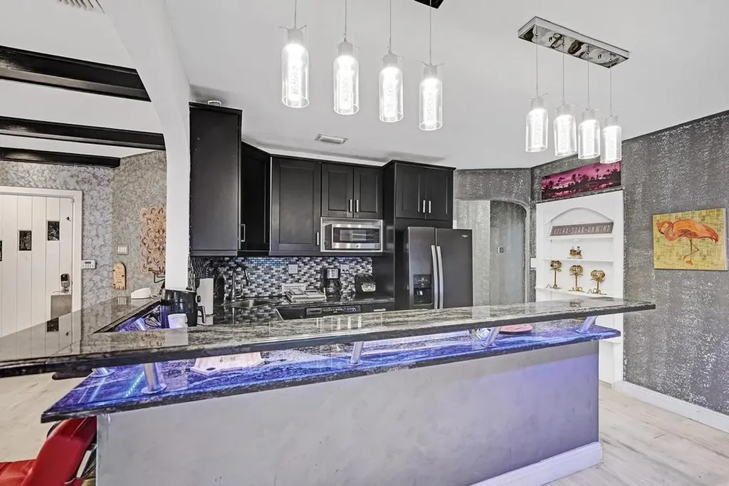 2000 Jackson Street Hollywood FL 33020