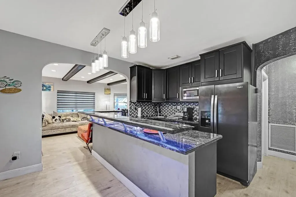 2000 Jackson Street Hollywood FL 33020