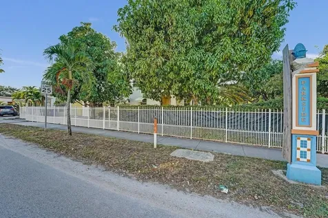 2000 Jackson Street Hollywood FL 33020