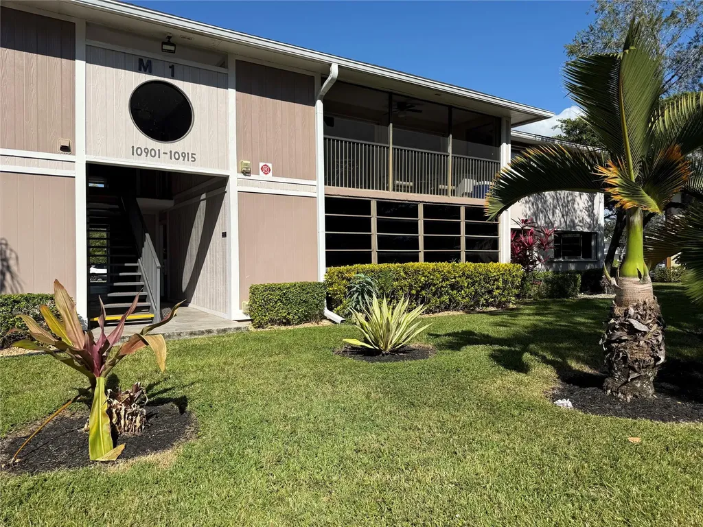 10905 W Clairmont Circle Tamarac FL 33321