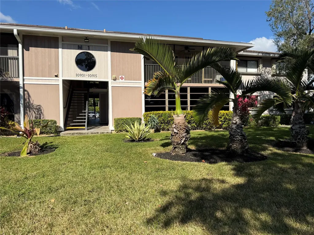 10905 W Clairmont Circle Tamarac FL 33321