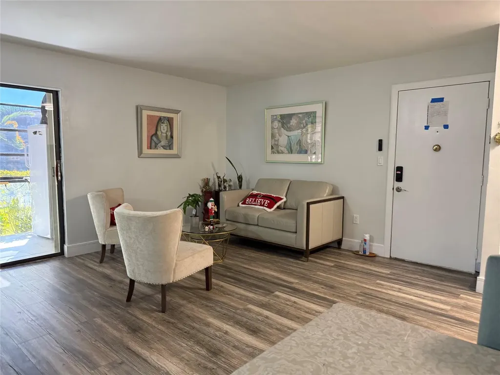 10905 W Clairmont Circle Tamarac FL 33321