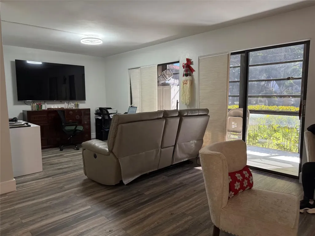 10905 W Clairmont Circle Tamarac FL 33321
