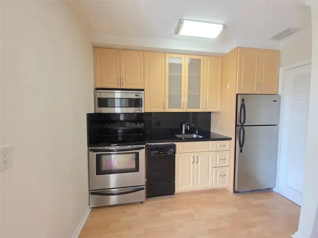 2131 NE 42nd Court Lighthouse Point FL 33064