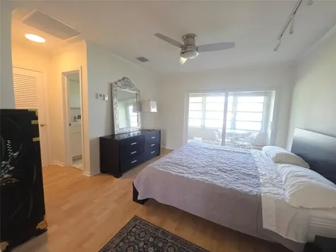 2131 NE 42nd Court Lighthouse Point FL 33064