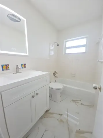 2131 NE 42nd Court Lighthouse Point FL 33064