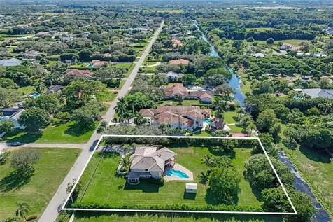 3061 SW 117th Avenue Davie FL 33330