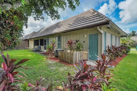 1910 Coquina Way Coral Springs FL 33071