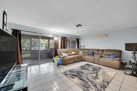 1910 Coquina Way Coral Springs FL 33071