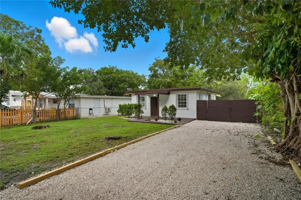 409 N 61st Terrace Hollywood FL 33024