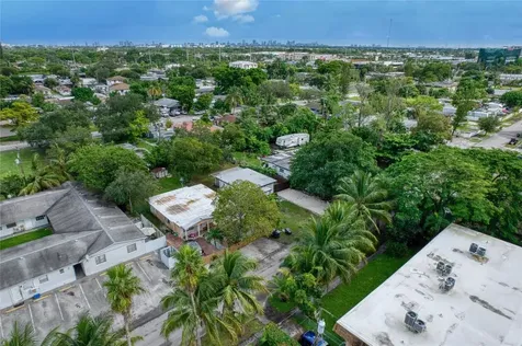 409 N 61st Terrace Hollywood FL 33024
