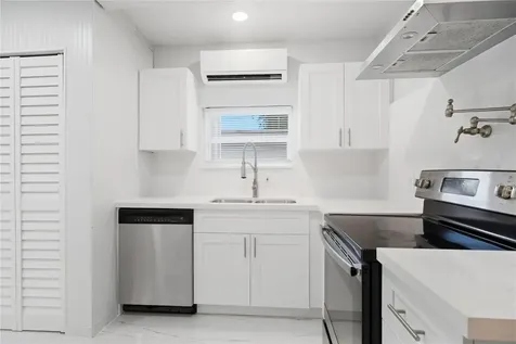 409 N 61st Terrace Hollywood FL 33024