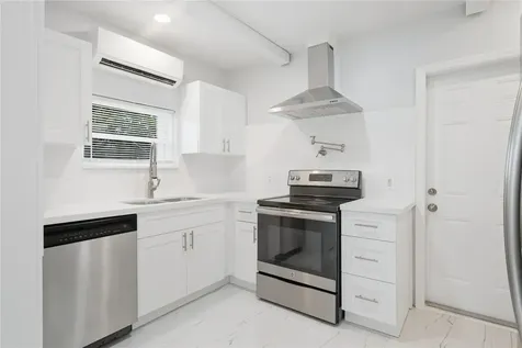 409 N 61st Terrace Hollywood FL 33024