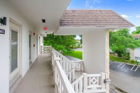 3500 NW 48th Lauderdale Lakes FL 33319