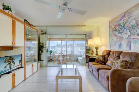 3500 NW 48th Lauderdale Lakes FL 33319