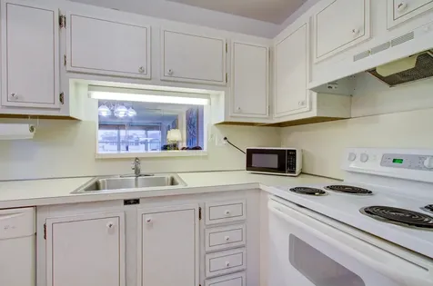 3500 NW 48th Lauderdale Lakes FL 33319