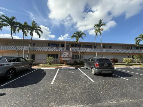 900 SW 10th Terrace Hallandale Beach FL 33009