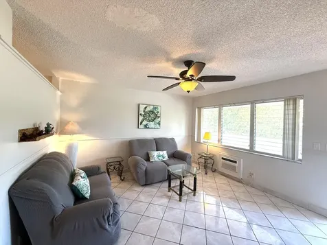 900 SW 10th Terrace Hallandale Beach FL 33009