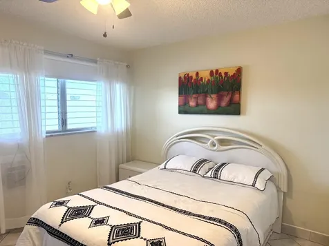 900 SW 10th Terrace Hallandale Beach FL 33009