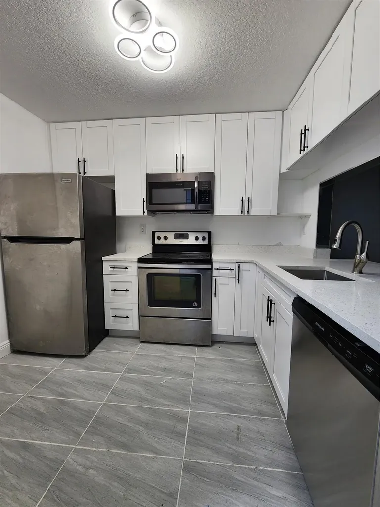 1156 NW 106th Terrace Hollywood FL 33026