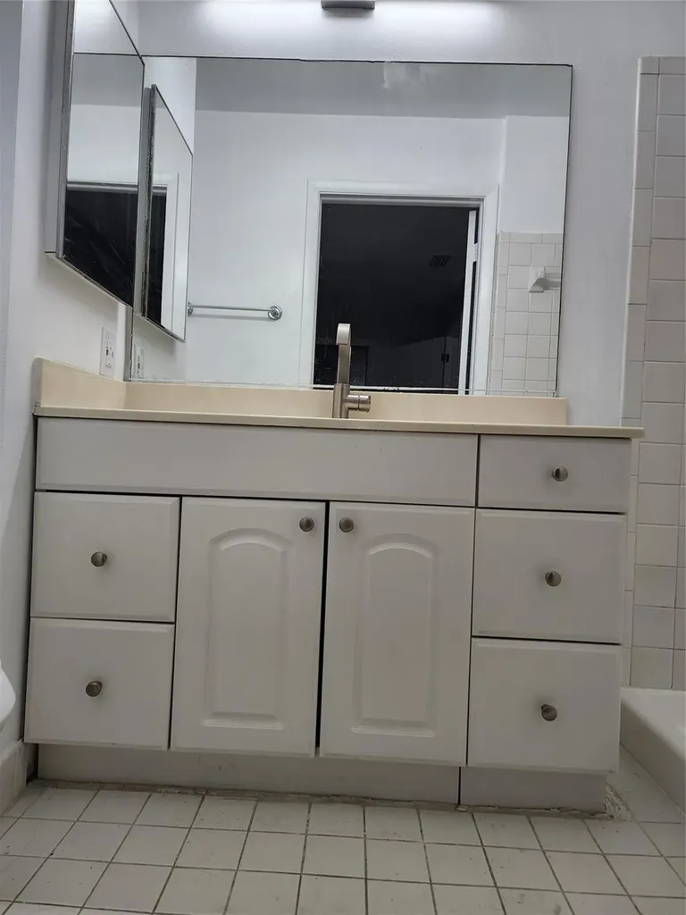 1156 NW 106th Terrace Hollywood FL 33026