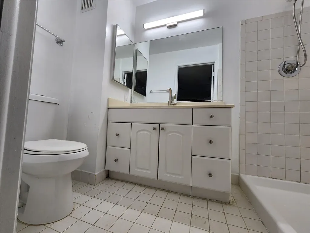 1156 NW 106th Terrace Hollywood FL 33026